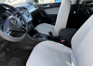 2019 Volkswagen Tiguan in Phoenix, AZ 85022 - 18150888 9