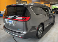 2021 Chrysler Pacifica in Burlington, WI 53105 - 18150898 5