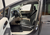 2021 Chrysler Pacifica in Burlington, WI 53105 - 18150898 15