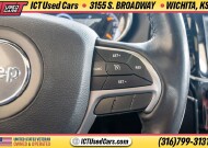 2019 Jeep Grand Cherokee in Wichita, KS 67216 - 18150941 15