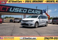 2020 Chrysler Pacifica in Wichita, KS 67216 - 18150969 4