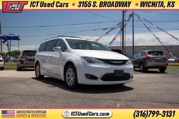 2020 Chrysler Pacifica in Wichita, KS 67216