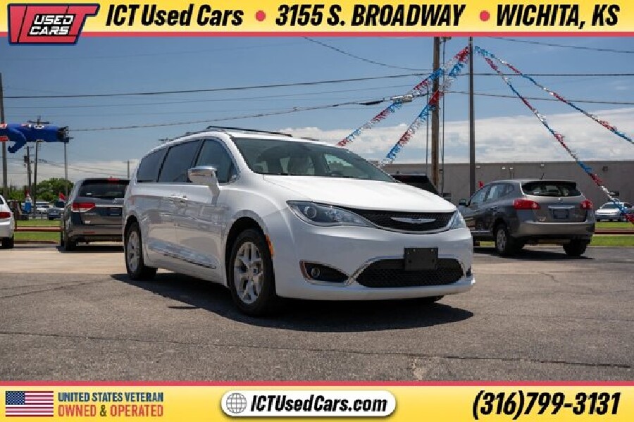 2020 Chrysler Pacifica in Wichita, KS 67216 - 18150969