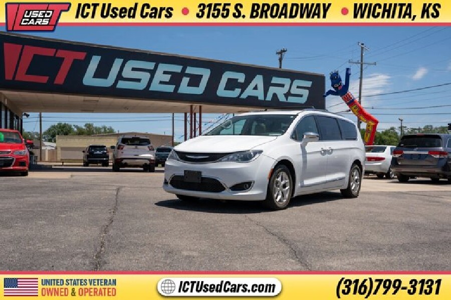 2020 Chrysler Pacifica in Wichita, KS 67216 - 18150969