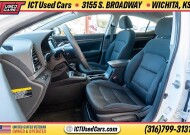 2018 Hyundai Elantra in Wichita, KS 67216 - 18150982 18