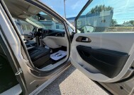 2018 Chrysler Pacifica in Baltimore, MD 21225 - 18150992 16
