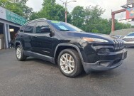 2017 Jeep Cherokee in Knoxville, TN 37912 - 18151216 3