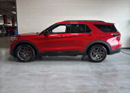 2025 Ford Explorer in Burlington, WI 53105 - 18151267 2