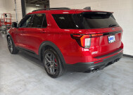 2025 Ford Explorer in Burlington, WI 53105 - 18151267 3