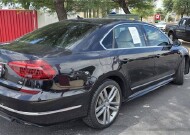 2017 Volkswagen Passat in Mesa, AZ 85212 - 18151292 5
