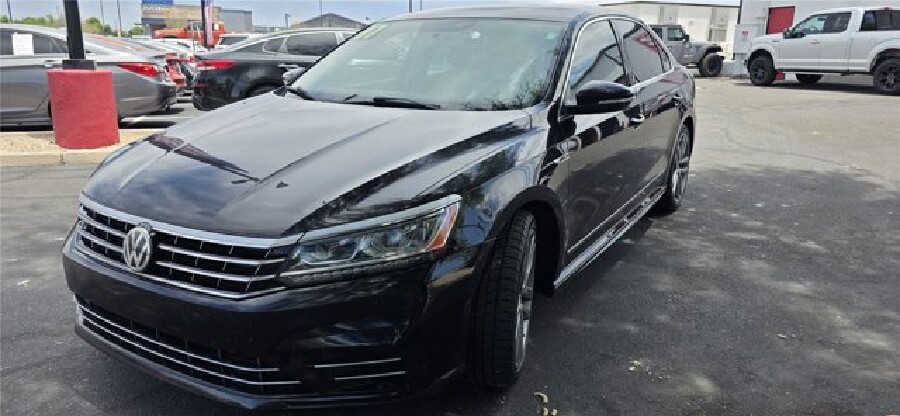 2017 Volkswagen Passat in Mesa, AZ 85212 - 18151292