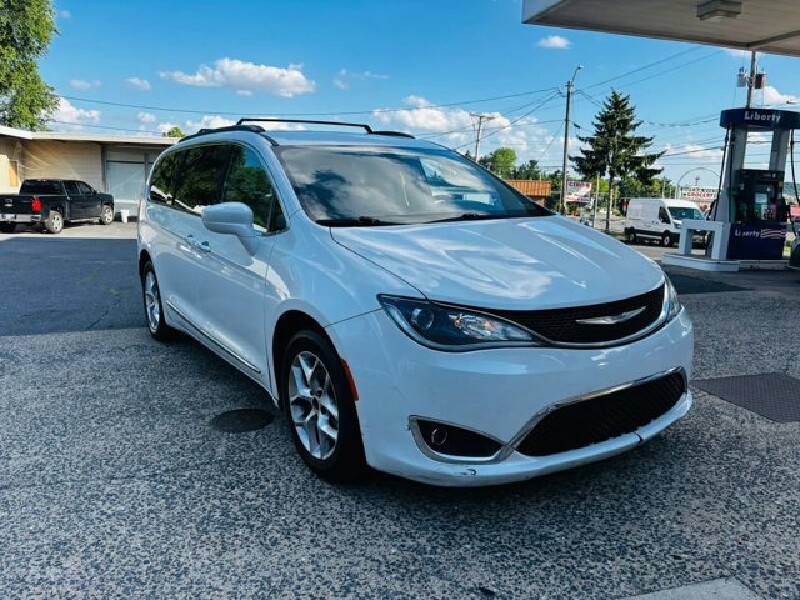 2017 Chrysler Pacifica in Harrisonburg, VA 22801 - 18151355