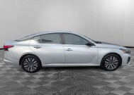 2024 Nissan Altima in Burlington, WI 53105 - 18151383 7
