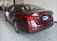 2024 Nissan Altima in Burlington, WI 53105 - 18151389 3