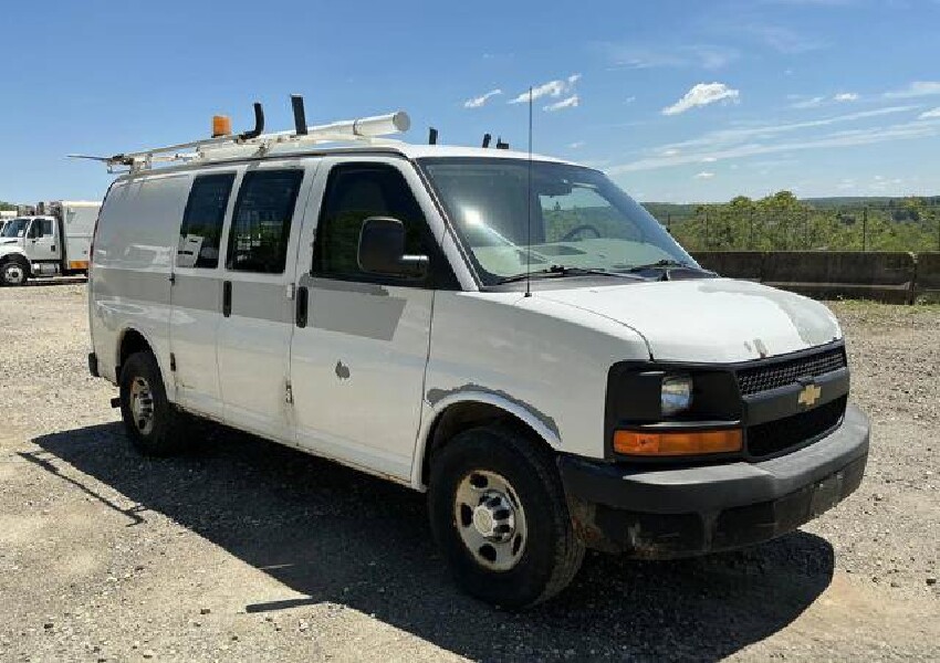 2011 Chevrolet Express 2500 in Blauvelt, NY 10913 - 18151420