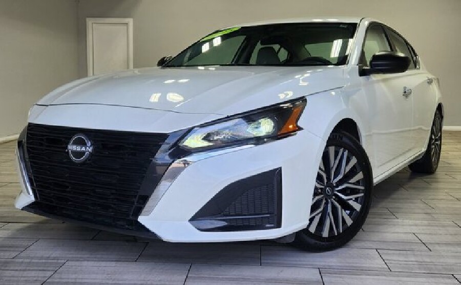 2025 Nissan Altima in Cinnaminson, NJ 08077 - 18151439