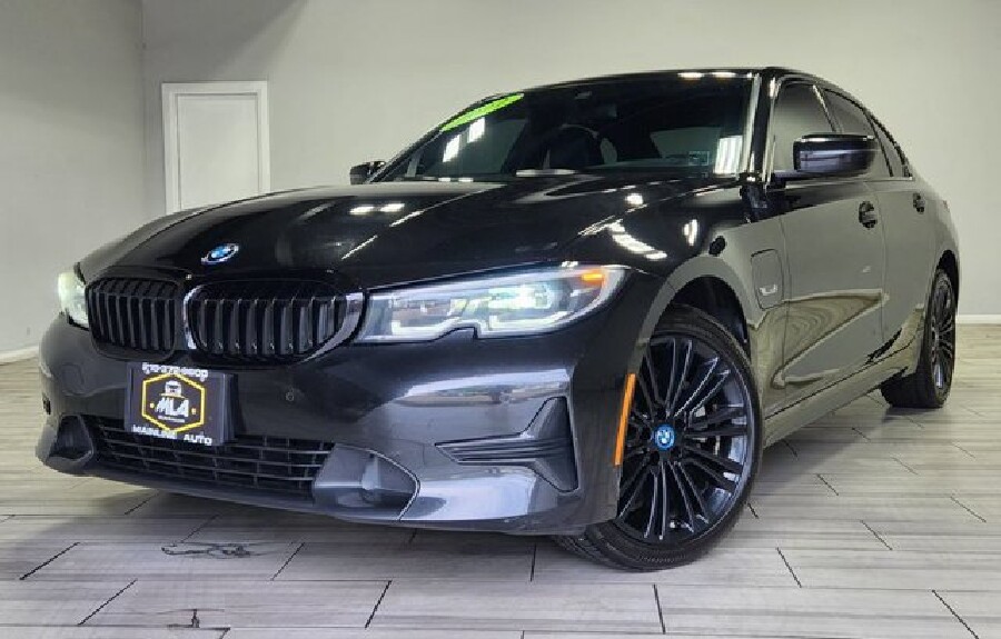 2022 BMW 330e xDrive in Cinnaminson, NJ 08077 - 18151445