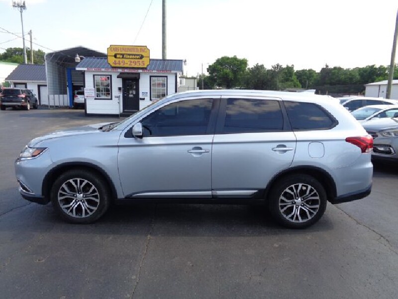 2017 Mitsubishi Outlander in Lebanon, TN 37087-3302 - 18151683