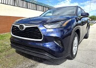 2022 Toyota Highlander in Miramar, FL 33023 - 18151743 3