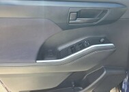 2022 Toyota Highlander in Miramar, FL 33023 - 18151743 9