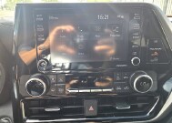 2022 Toyota Highlander in Miramar, FL 33023 - 18151743 21