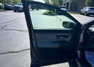2017 Honda CR-V in Marysville, OH 43040 - 18151790 9