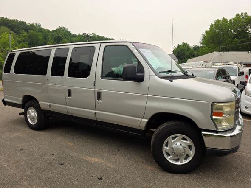 2011 Ford E-350 and Econoline 350 in Blauvelt, NY 10913 - 18151829