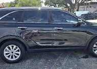 2017 Kia Sorento in Miramar, FL 33023 - 18151976 8