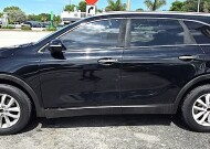 2017 Kia Sorento in Miramar, FL 33023 - 18151976 4