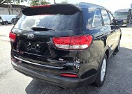2017 Kia Sorento in Miramar, FL 33023 - 18151976 7