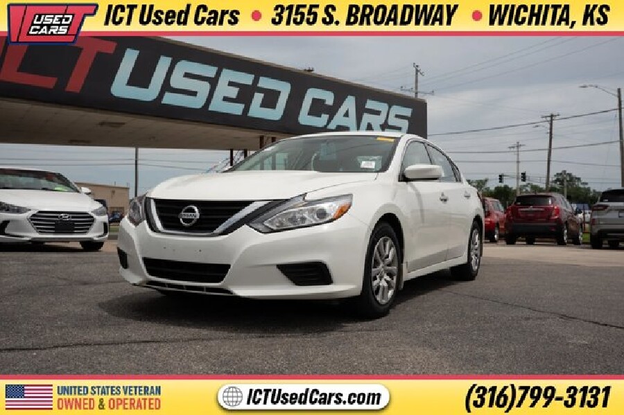 2018 Nissan Altima in Wichita, KS 67216 - 18152002