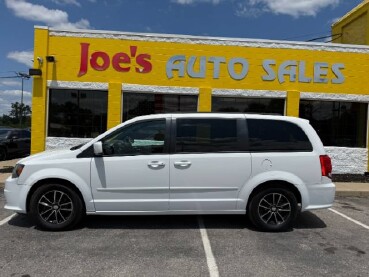 2017 Dodge Grand Caravan in Indianapolis, IN 46222-4002