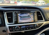 2019 Toyota Highlander in Indianapolis, IN 46222-4002 - 18152279 7