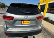2019 Toyota Highlander in Indianapolis, IN 46222-4002 - 18152279 4