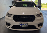 2025 Chrysler Pacifica in Burlington, WI 53105 - 18152318 8