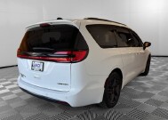 2025 Chrysler Pacifica in Burlington, WI 53105 - 18152318 5