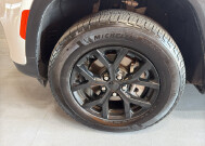 2025 Jeep Grand Cherokee in Burlington, WI 53105 - 18152485 9
