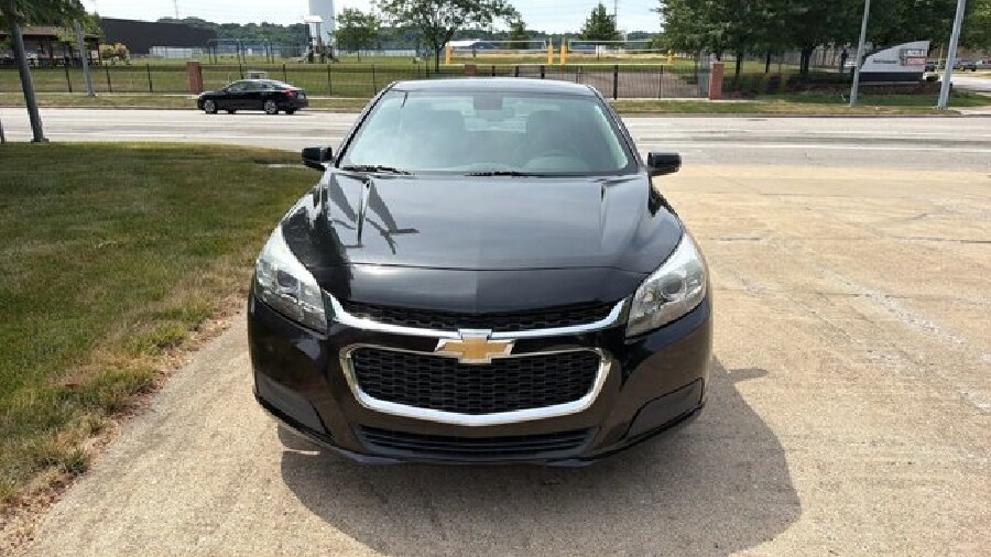 2015 Chevrolet Malibu in Euclid, OH 44040 - 18152594