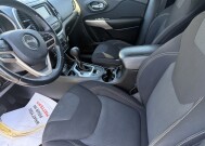 2017 Jeep Cherokee in Phoenix, AZ 85022 - 18152650 9