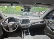 2018 Chevrolet Malibu in Marysville, OH 43040 - 18152678 26