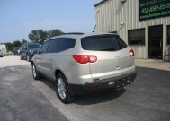 2010 Chevrolet Traverse in Oak Grove, MO 64075 - 18152859 7