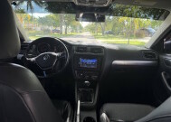 2017 Volkswagen Jetta in Hollywood, FL 33023-1906 - 18152995 4