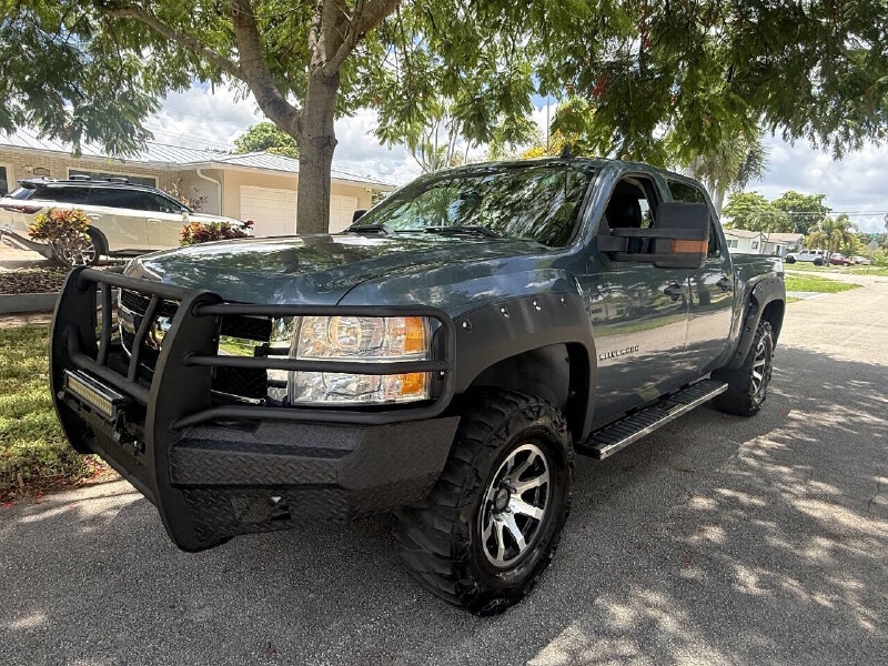 2013 Chevrolet Silverado 1500 in Hollywood, FL 33023-1906 - 18153013