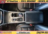 2022 Ford Explorer in Wichita, KS 67216 - 18153030 25