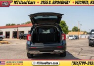 2022 Ford Explorer in Wichita, KS 67216 - 18153030 5