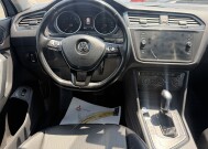 2018 Volkswagen Tiguan in Phoenix, AZ 85022 - 18153040 7