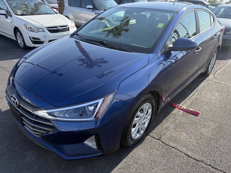 2019 Hyundai Elantra in Phoenix, AZ 85022 - 18153041