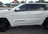 2019 Jeep Grand Cherokee in Miramar, FL 33023 - 18153229 4