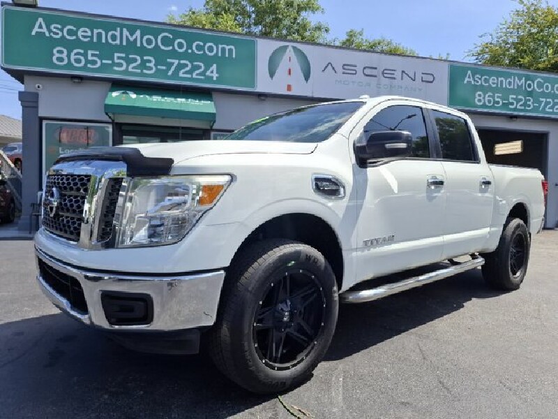 2017 Nissan Titan in Knoxville, TN 37912 - 18153237