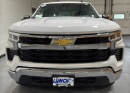 2026 Chevrolet Silverado 1500 in Burlington, WI 53105 - 18153245 8